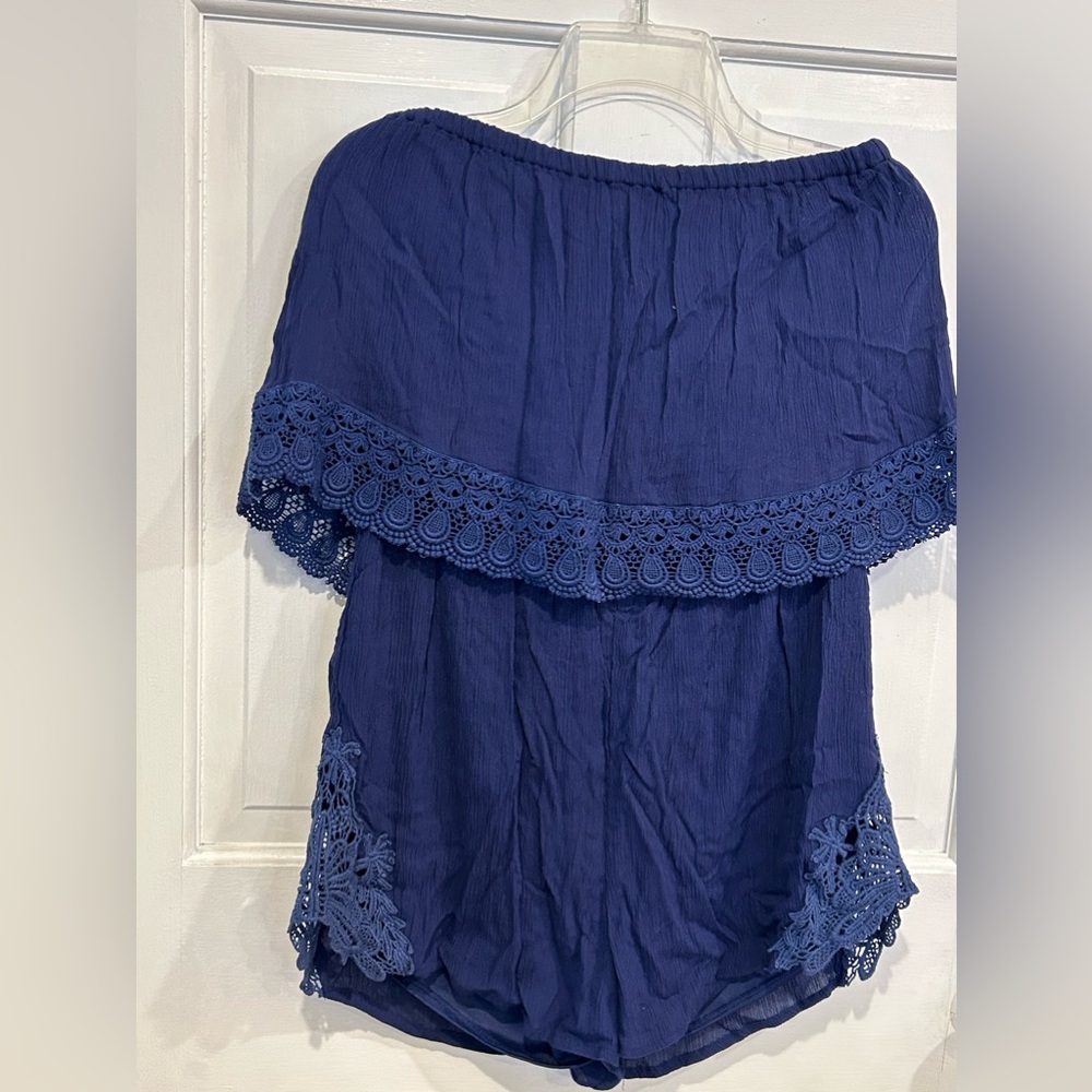 Juniors navy romper size large. NWT NEW WITH TAGS